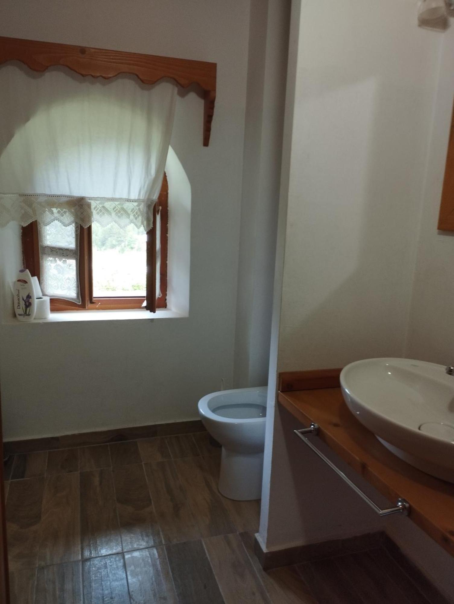 Villa Gjecaj Guesthouse And Restaurant Теті Екстер'єр фото